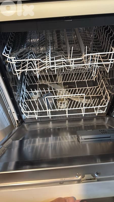 Full Bedroom Set + 3 Air Conditioners + Dishwasher & Washing Machine 3