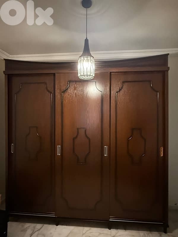 Full Bedroom Set + 3 Air Conditioners + Dishwasher & Washing Machine 7