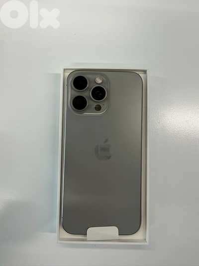 iPhone 15 Pro Max – 256GB (Natural Titanium)