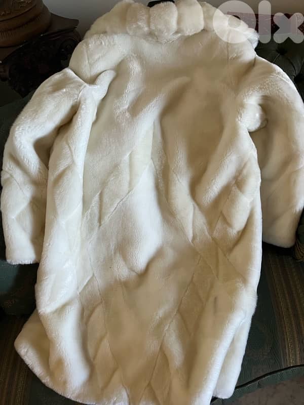 gorgeous  fur coat made by OLIVER PARIS 1