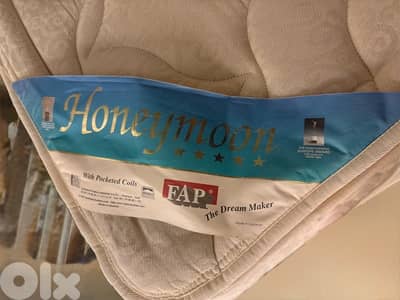 مرتبة FAP Honeymoon – شبه جديدة