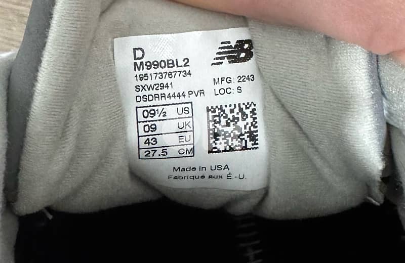 New balance/ Adidas Yeezy shoes size 43-44 10