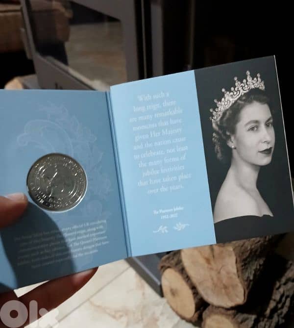 Elizabeth Medal Size  4 cm  مدالية حجم كبير جديدة بالمُغلّف نادرة 3