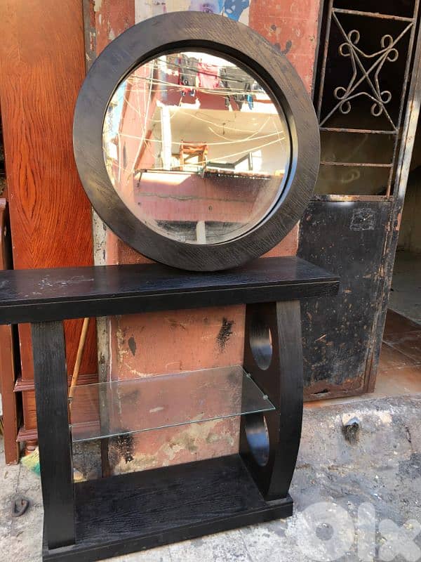 قنصول مع مرايا كتير نظيف 0