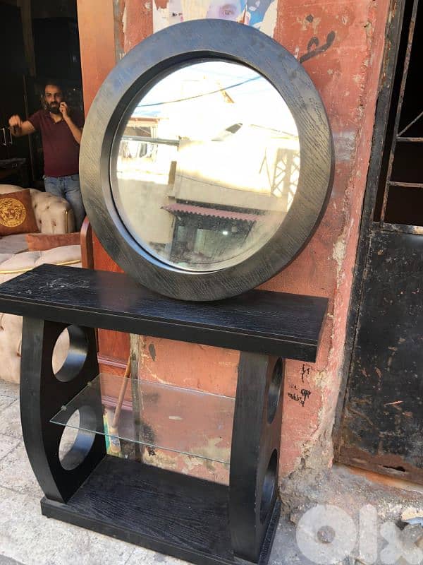 قنصول مع مرايا كتير نظيف 1