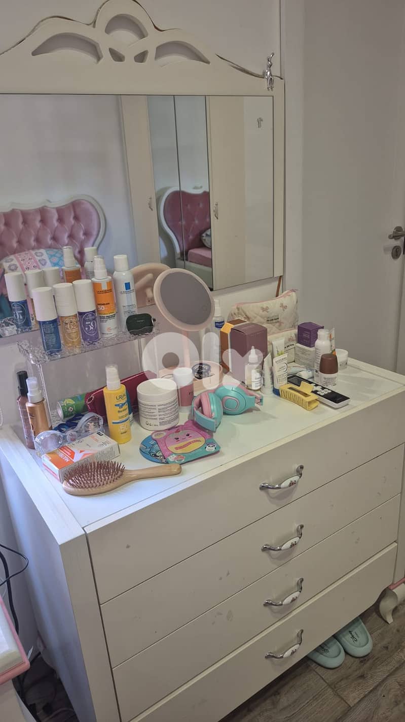  Bedroom Set for Sale – White & Pink 3
