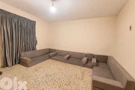 قعدة عربية شبه جديدة وسعرها لقطة