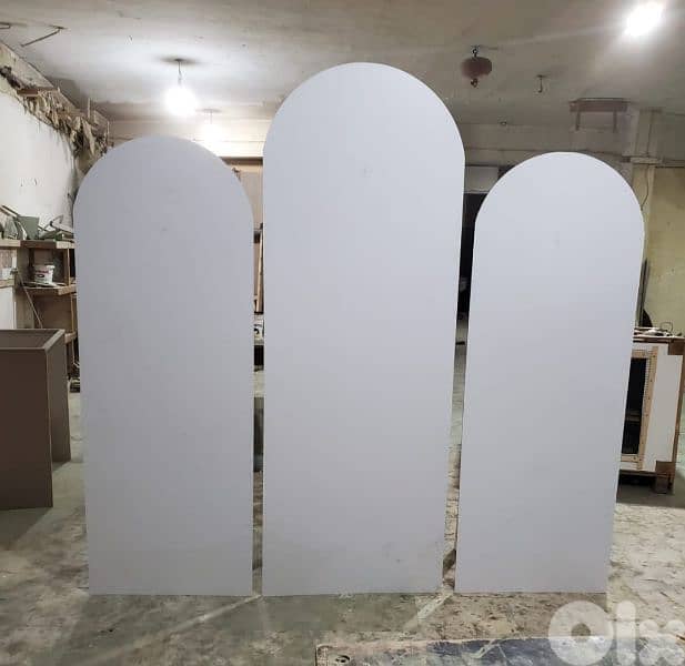 arc and table for rent 3