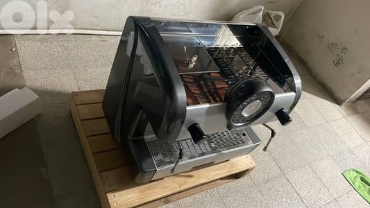 LAVAZZA espresso machine مكنة قهوة اكسبرس