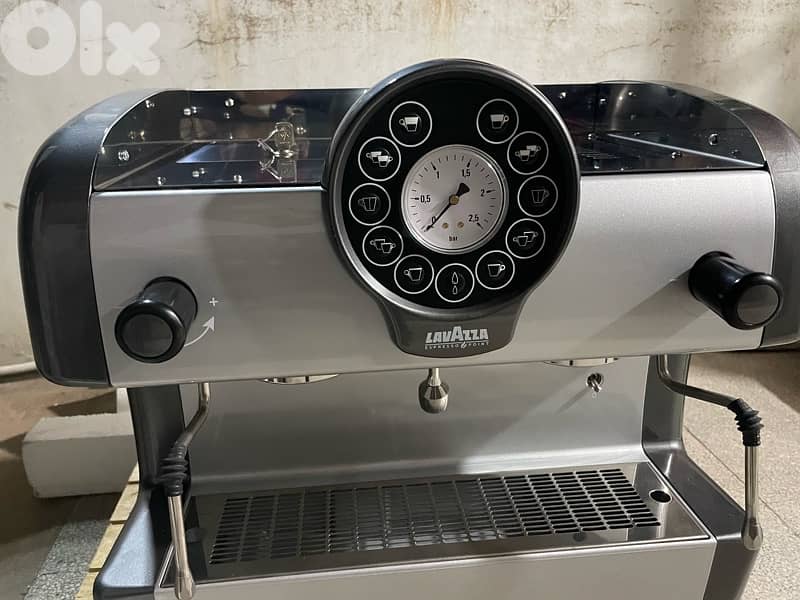LAVAZZA espresso machine مكنة قهوة اكسبرس 2