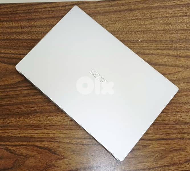 ACER SWIFT - RYZEN 7 4700 - 16 RAM - BACKLIT + FINGERPRINT 8