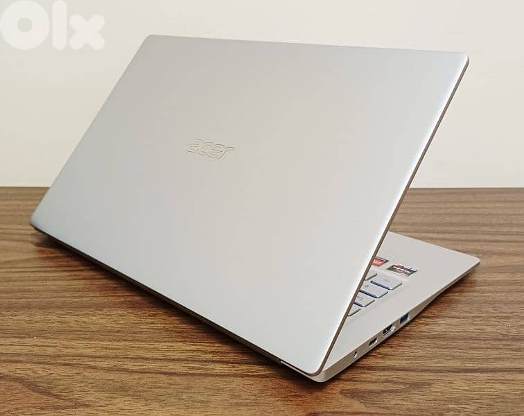 ACER SWIFT - RYZEN 7 4700 - 16 RAM - BACKLIT + FINGERPRINT 10