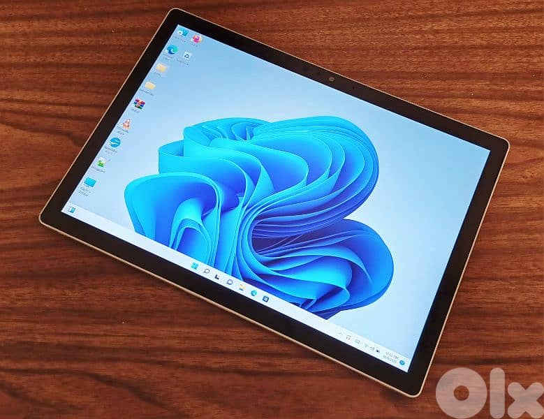 MICROSOFT SURFACE CORE I7 - 2 GB VGA - DETACHABLE - 3K SCREEN 8