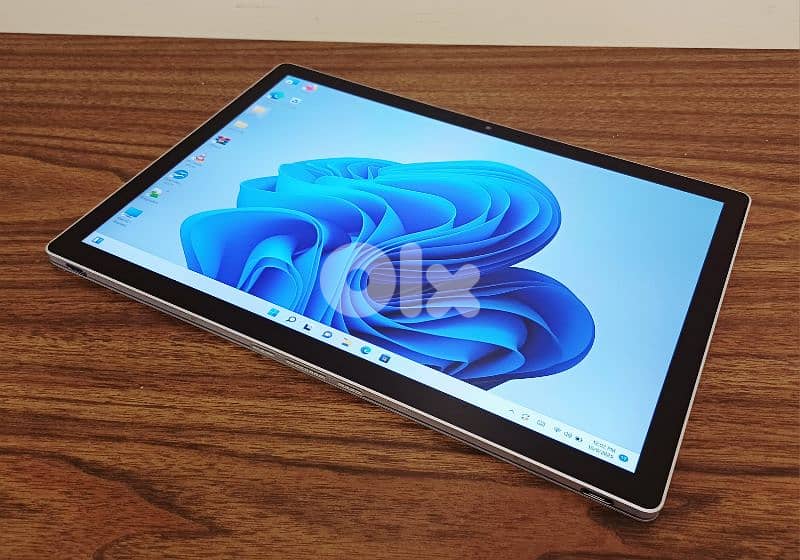 MICROSOFT SURFACE CORE I7 - 2 GB VGA - DETACHABLE - 3K SCREEN 12