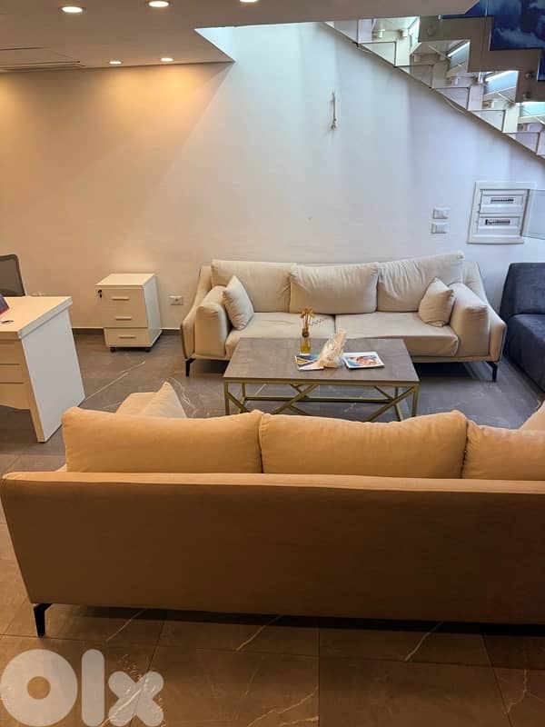2 armchairs the white 0