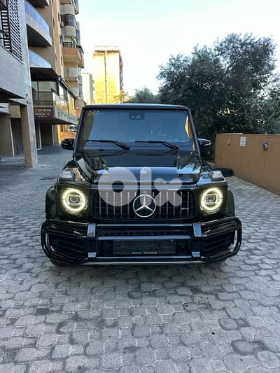 Mercedes G 63 AMG 2019 black on red & black