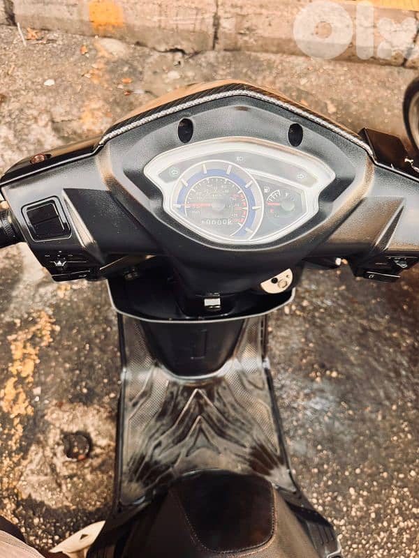 Lindy Azzo 150cc 2023 2