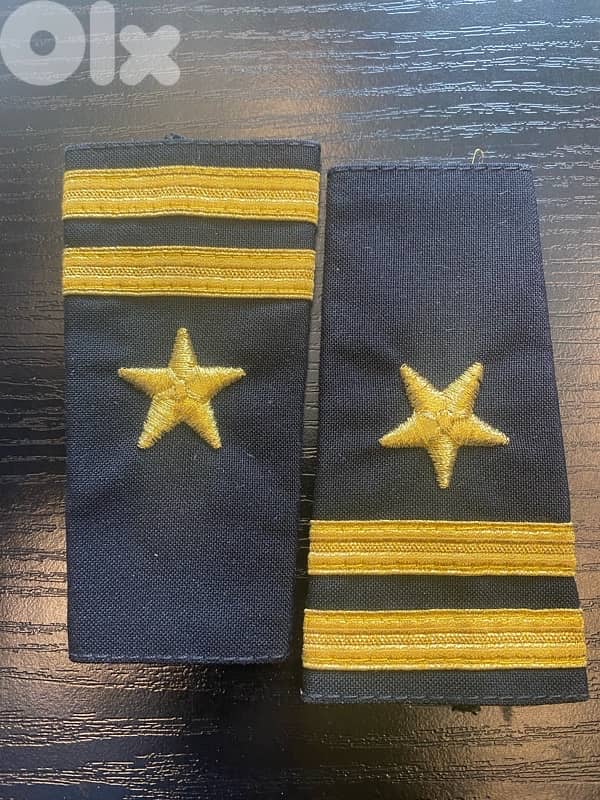 شارات أوسمة ضابط في البحرية الامريكية 0