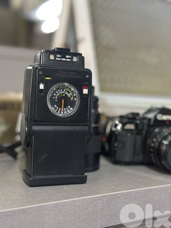 Canon A-1 Vintage Film Camera 1978 and accessories kit 4