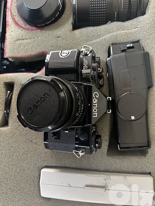 Canon A-1 Vintage Film Camera 1978 and accessories kit 10