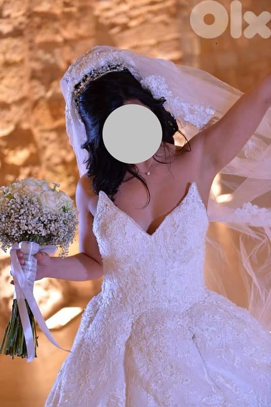 stunning wedding dress at 300$ only 3