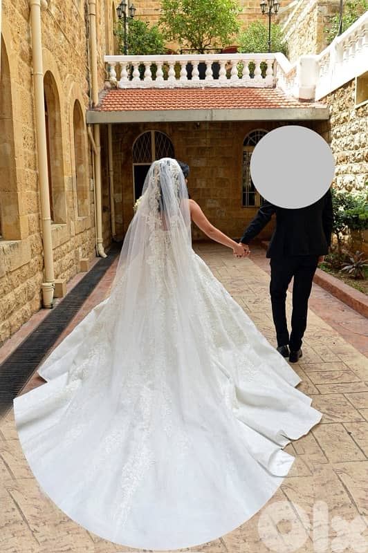 stunning wedding dress at 300$ only 4