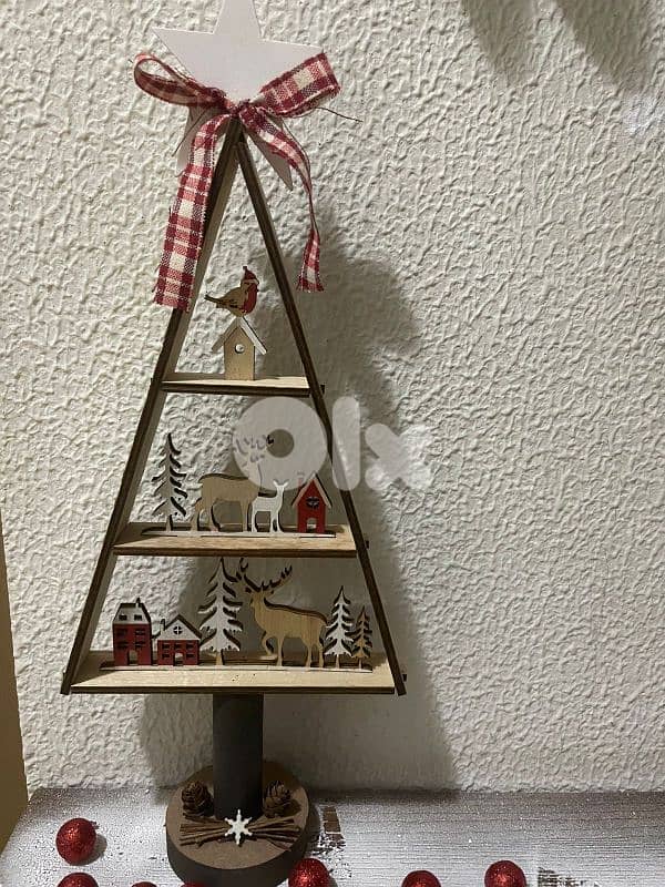 Hand craft christmas decoration in wood 3