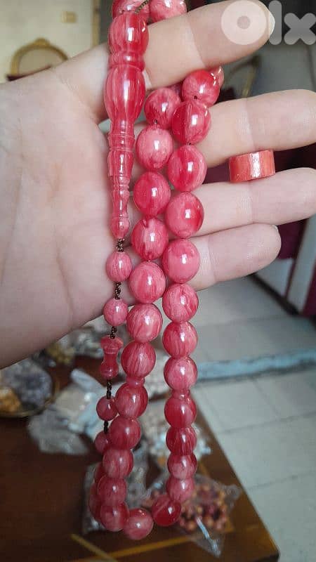 مسابح من قضبان خراطه مميزه مع شقفه خام كل مسبحه 8