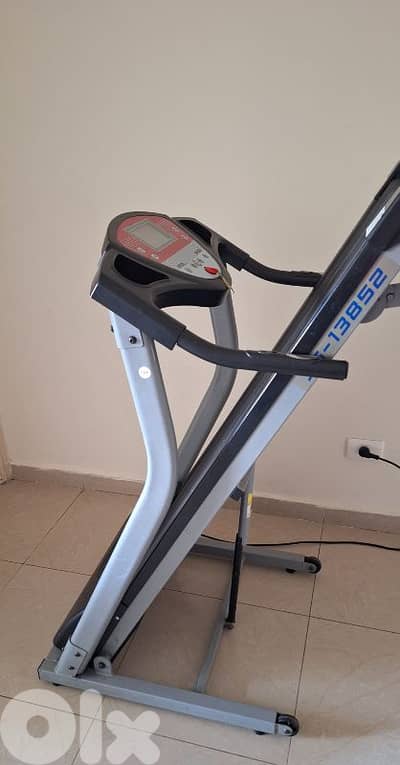 New Treadmill b 120 $
