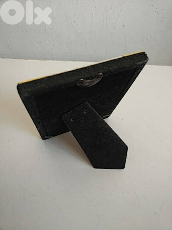 Small design frame - Not Negotiable 2