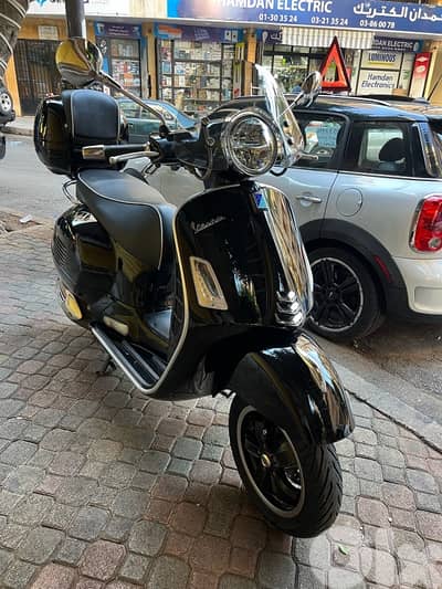 vespa GTS 300