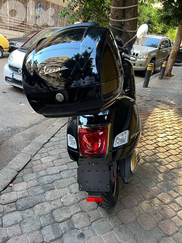 vespa GTS 300 11