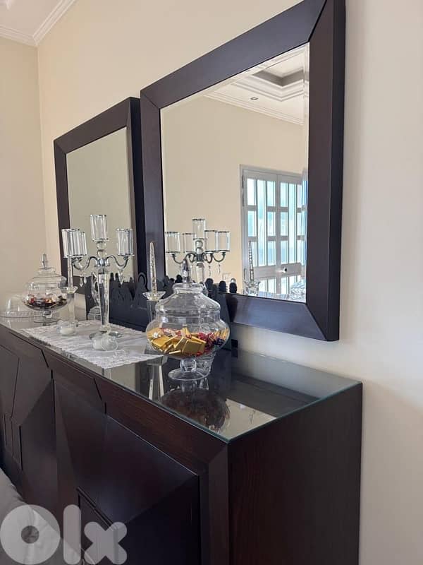salon & dining room 0