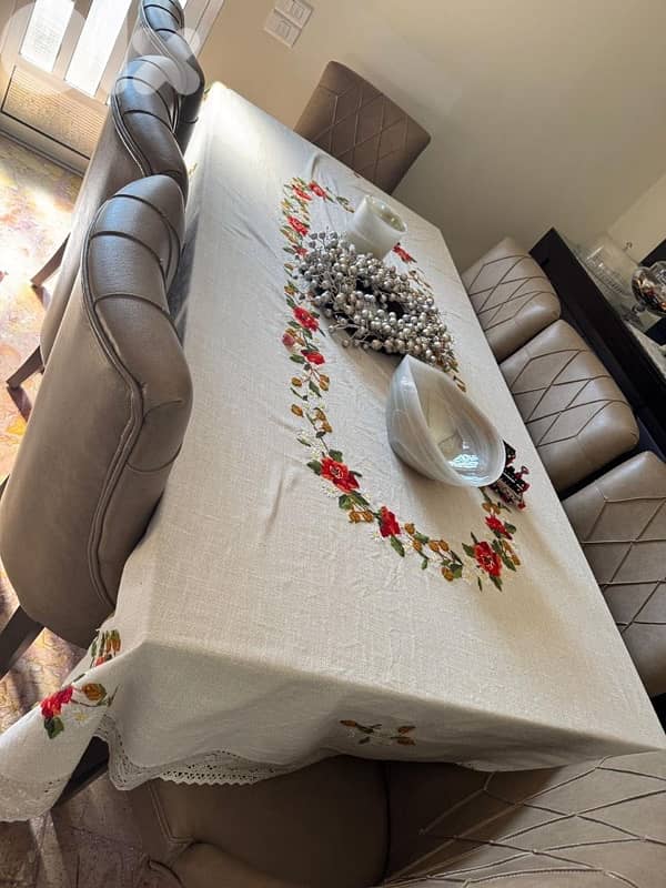 salon & dining room 6