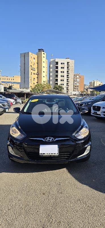 Hyundai Accent 2015 f. o rims like new
