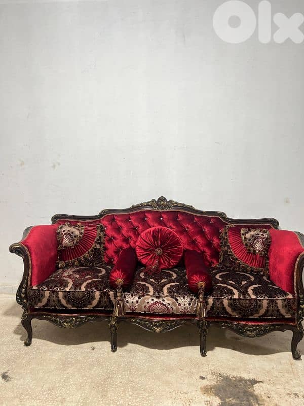 طقم كنبايات مصري حفر خشب زان خمس قطع وطاولة شبه جديد 1