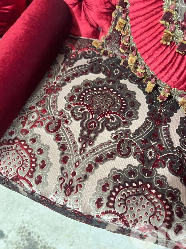 طقم كنبايات مصري حفر خشب زان خمس قطع وطاولة شبه جديد 2