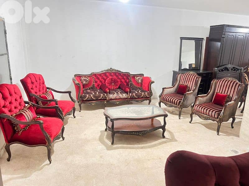 طقم كنبايات مصري حفر خشب زان خمس قطع وطاولة شبه جديد 10