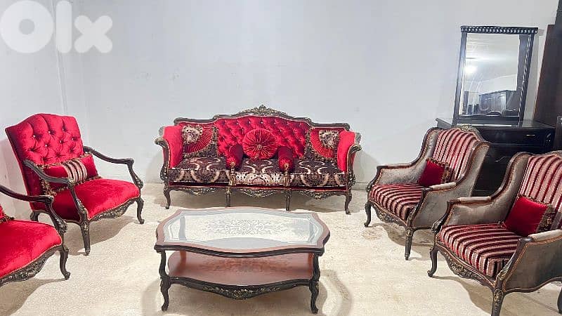 طقم كنبايات مصري حفر خشب زان خمس قطع وطاولة شبه جديد 11