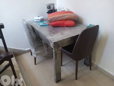 table with 2 chair