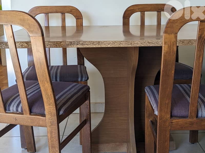 Wooden Table and Chairs - طاولة خشب مع كراسي 3