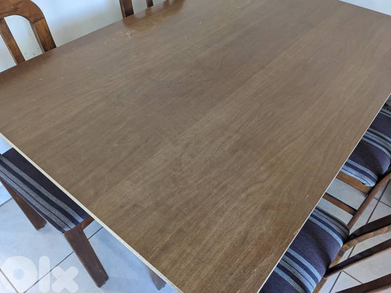 Wooden Table and Chairs - طاولة خشب مع كراسي 4