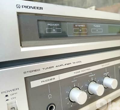 Vintage pioneer amplifier with radio Made in japan Since 1980 working