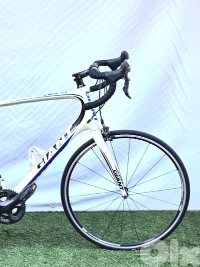 Gaint Defy road bike 28 Carbon Fiber