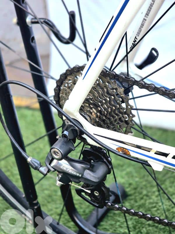 Gaint Defy road bike 28 Carbon Fiber 6