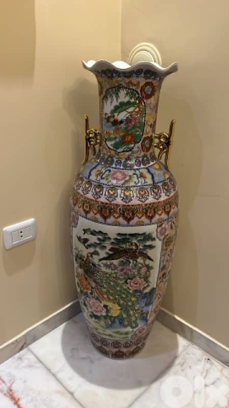 japanese vase 0