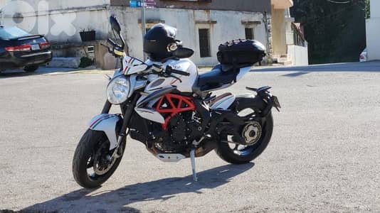 MV Agusta 800cc