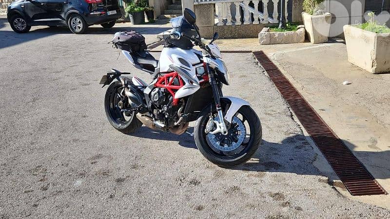 MV Agusta 800cc 3