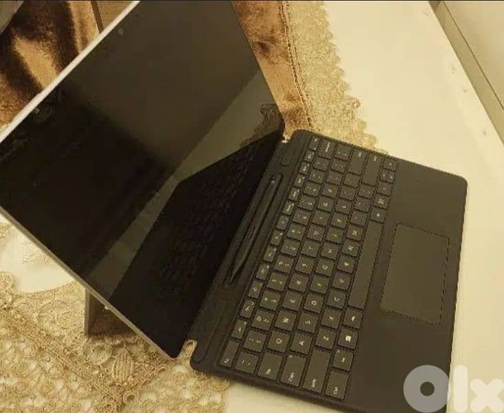 Microsoft surface pro 9 i5 12th with Microsoft keyboard and pen 1