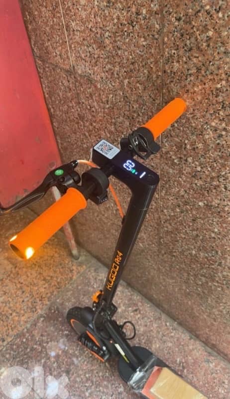 Max speed 65 km/h medium speed mileage: 25 km Motor power 350 W 1